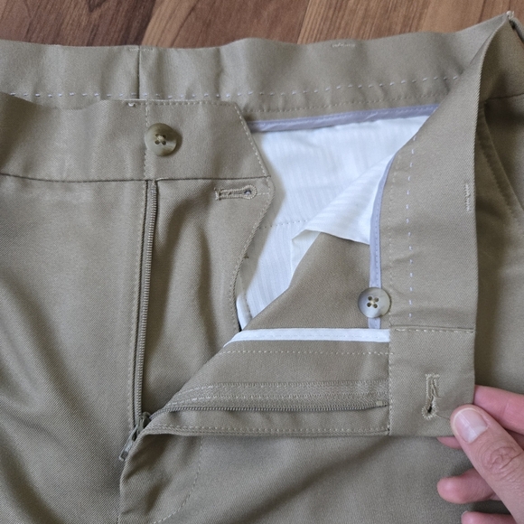 Men's 34/32 Khaki Van Heusen Dress Pants EUC - Picture 5 of 15